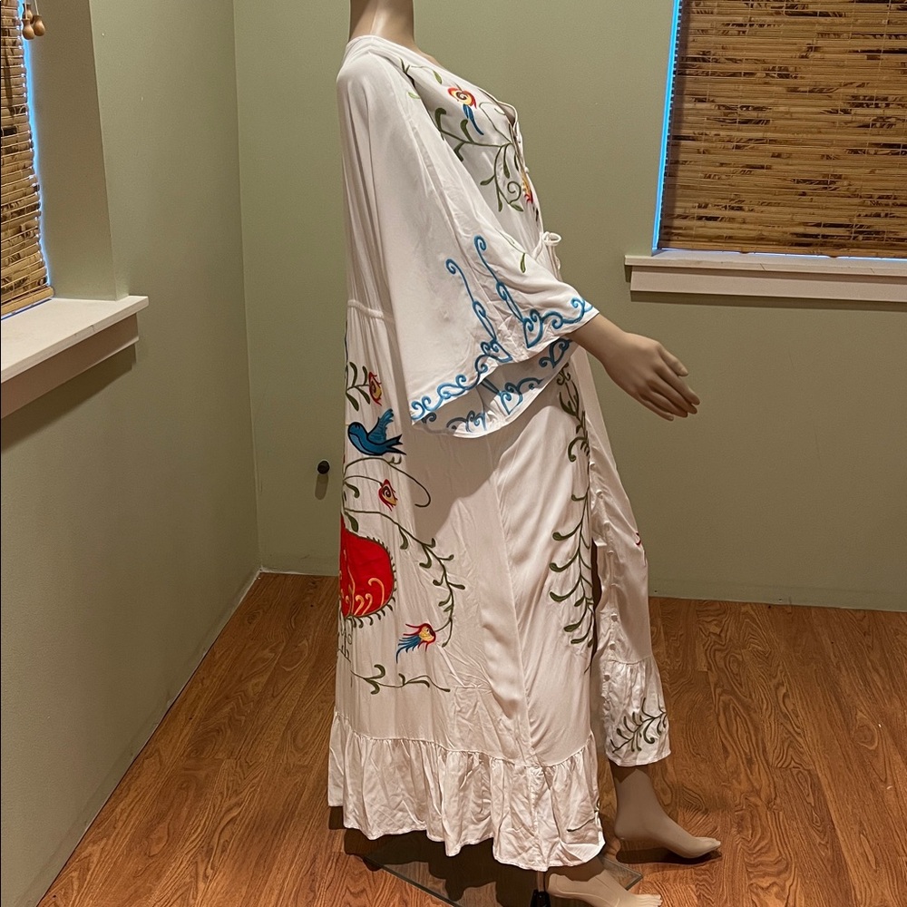 Ao Zong White Cotton Floral Embroidered Button up Maxi Dress L